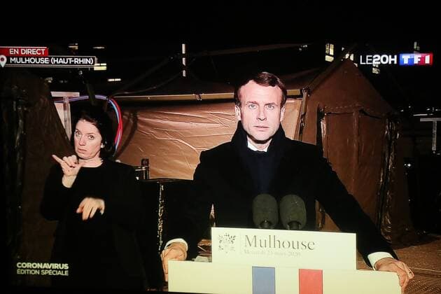 NEWS : allocution de Emmanuel Macron devant l hopital militaire de Mulhouse- Mulhouse -25 03 2020 NEWS : Conference de presse Emmanuel Macron - Mulhouse - 25 03 2020 JonathanRebboah Panoramic  PESRK24022012