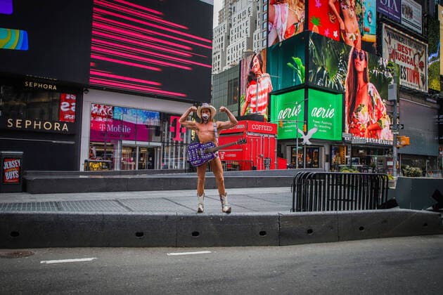 March 25, 2020, New York, NEW YORK, EUA: MovimentaoÂßoÂ£o da Times Square em Manhattan durante uma pandemia de coronavoÂ­rus COVID19 em Nova York nos Estados Unidos. New York EUA - ZUMAc233 47096444st Copyright: xVanessaxCarvalhox