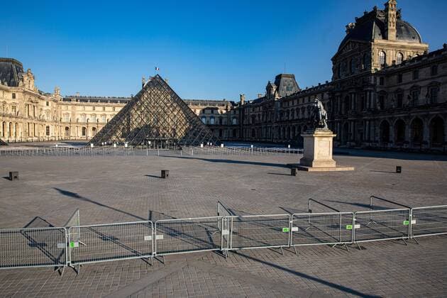 General view of the closed Louvre museum, after the head of state ordered people to stay home to stop the spread of Covid-19, on March 25, 2020, in Paris, France  Copyright: xChristophexMorinx