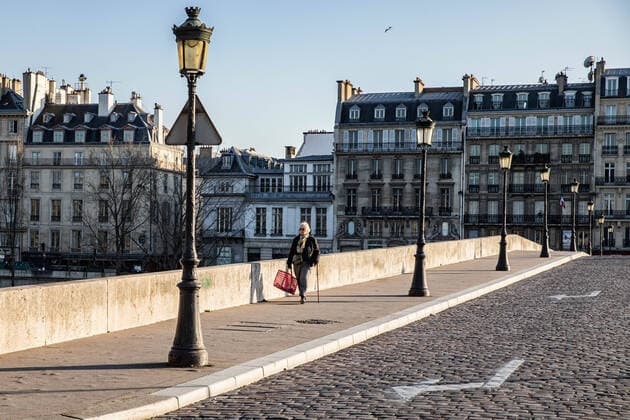 Atmosphere in the center of Paris, after the head of state ordered people to stay home to stop the spread of Covid-19, on March 25, 2020, in Paris, France  Copyright: xChristophexMorinx