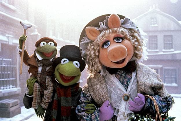 THE MUPPET CHRISTMAS CAROL, Robin the Frog, Kermit, Miss Piggy, 1992. Walt Disney Co. Courtesy Everett Collection Walt Disney Co. Courtesy Everett Collection !ACHTUNG AUFNAHMEDATUM GESCHÃ„TZT! PUBLICATIONXNOTxINxCANxCHNxFRAxITAxJPNxNORxPOLxRUSxESPxUKxUSA Copyright: xWaltxDisneyxCo. CourtesyxEverettxCollectionx MSDMUCH EC005
