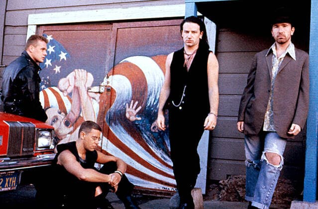 U2: RATTLE AND HUM, (aka RATTLE AND HUM), Larry Mullen Jr., Adam Clayton, Bono, The Edge, 1988 Paramount Courtesy Everett Collection !ACHTUNG AUFNAHMEDATUM GESCHÃ„TZT! PUBLICATIONXNOTxINxCANxCHNxFRAxITAxJPNxNORxPOLxRUSxESPxUKxUSA Copyright: xParamount CourtesyxEverettxCollectionx MSDRAAN EC001