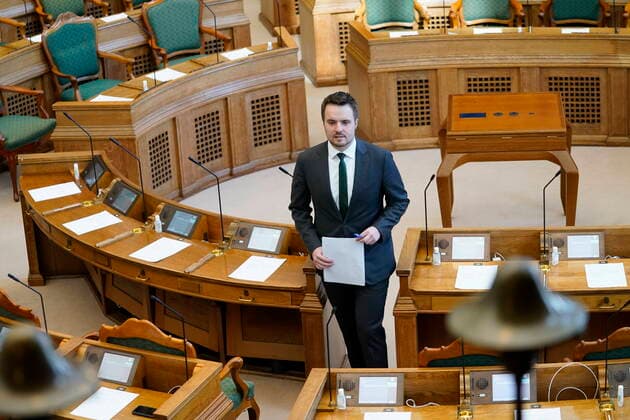 Erhvervsminister Simon Kollerup (S). Folketinget behandler forslag fra regeringen om COVID-19 hastelovgivning, i Folketingssalen paa Christiansborg torsdag den 26. marts 2020.. , Copenhagen Denmark Copyright: IdaxGuldbaekxArentsenx spdk20200326-103118-L