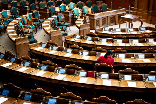 Folketinget behandler forslag fra regeringen om COVID-19 hastelovgivning, i Folketingssalen paa Christiansborg torsdag den 26. marts 2020.. , Copenhagen Denmark Copyright: RitzauxScanpix IdaxGuldbaekxArentsenx cop108 spdk20200326-110407-L
