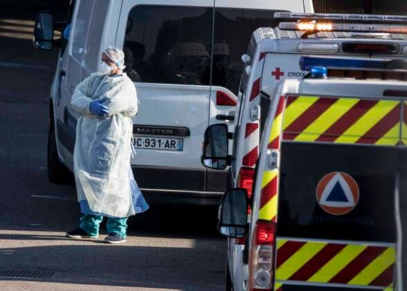 TGV high speed train in Strasbourg, France on March 26, 2020. Preparations for the evacuation to hospitals in the Pays-de-la-Loire region of 20 coronavirus-contaminated patients from Alsace aboard a medicalised TGV an operation unheard of in Europe - began Thursday morning at Strasbourg station. NEWS : Covid 19 Coronavirus en France - Strasbourg - 26 03 2020 ElyxandroCEGARRA PANORAMIC 