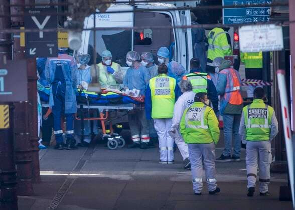 TGV high speed train in Strasbourg, France on March 26, 2020. Preparations for the evacuation to hospitals in the Pays-de-la-Loire region of 20 coronavirus-contaminated patients from Alsace aboard a medicalised TGV an operation unheard of in Europe - began Thursday morning at Strasbourg station. NEWS : Covid 19 Coronavirus en France - Strasbourg - 26 03 2020 ElyxandroCEGARRA PANORAMIC 