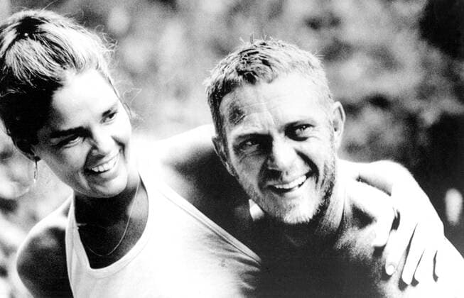 PAPILLON, Ali MacGraw visiting Steve McQueen on location in Jamaica, 1973 Courtesy Everett Collection !ACHTUNG AUFNAHMEDATUM GESCHÃ„TZT! PUBLICATIONXNOTxINxCANxCHNxFRAxITAxJPNxNORxPOLxRUSxESPxUKxUSA Copyright: xCourtesyxEverettxCollectionx PBDALMA EC009