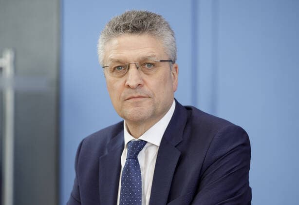 Bilder des Jahres 2020, News 03 März News Themen der Woche KW13 News Bilder des Tages Prof. Dr. Lothar H. Wieler, Praesident Robert Koch-Institut, RKI, bei einer Pressekonferenz zur Corona-Krise. Berlin, 26.03.2020 Berlin Deutschland *** Prof Dr Lothar H Wieler, President Robert Koch Institute, RKI, at a press conference on the corona crisis Berlin, 26 03 2020 Berlin Germany Copyright: xThomasxImo photothek.netx