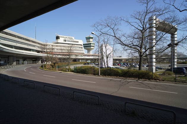 26.03.2020,Berlin,Deutschland,GER,die Stadt in Zeiten der Corona Pandemie, Flughafen Tegel TXL, der Flugbetrieb ist fast völlig zum Erliegen gekommen.