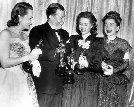 OSCARS. Beste Nebendarstellerin. PreistrÃ¤gerinnen 1941-1950 OSCARS. Bester Nebendarsteller. PreistrÃ¤ger 1941-1950 1946: Olivia De Havilland (Best Actress, TO EACH HIS OWN), Harold Russell (special Oscar; Best Supporting Actor, BEST YEARS OF OUR LIVES), Cathy O Donnell (accepting for absentee Best Actor Fredric March, BEST YEARS OF OUR LIVES) and Anne Baxter (Best Supporting Actress, THE RAZOR S EDGE), 3 14 47 Courtesy Everett Collection !ACHTUNG AUFNAHMEDATUM GESCHÃ„TZT! PUBLICATIONXNOTxINxCANxCHNxFRAxITAxJPNxNORxPOLxRUSxESPxUKxUSA Copyright: xCourtesyxEverettxCollectionx SBDOSPI EC048