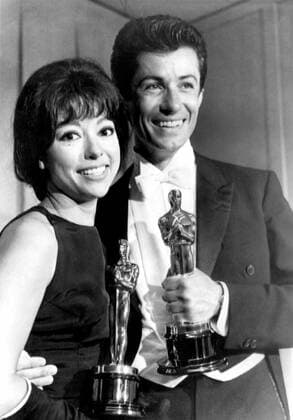 OSCARS: Beste Nebendarstellerin, PreistrÃ¤gerinnen 1961-1970 1961: RITA MORENO Best Supporting Actress, WEST SIDE STORY and GEORGE CHAKIRIS Best Supporting Actor, WEST SIDE STORY , April 9, 1962 Courtesy Everett Collection !ACHTUNG AUFNAHMEDATUM GESCHÃ„TZT! PUBLICATIONXNOTxINxCANxCHNxFRAxITAxJPNxNORxPOLxRUSxESPxUKxUSA Copyright: xCourtesyxEverettxCollectionx SBDOSPI EC067