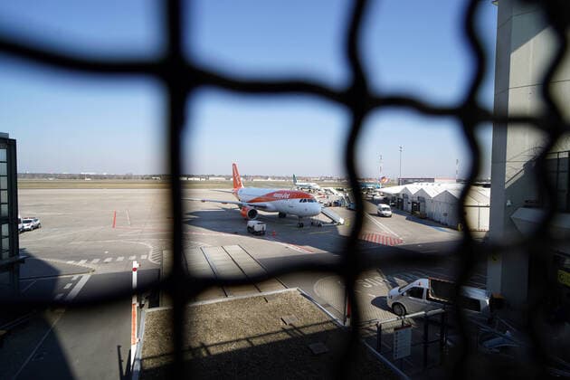 26.03.2020,Berlin,Deutschland,GER,die Stadt in Zeiten der Corona Pandemie, Flughafen Tegel TXL, der Flugbetrieb ist fast völlig zum Erliegen gekommen.EasyJet