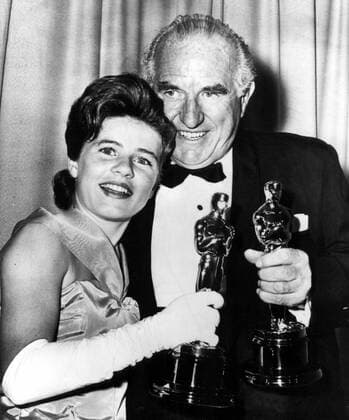 OSCARS: Beste Nebendarstellerin, PreistrÃ¤gerinnen 1961-1970 OSCARS. Bester Nebendarsteller. PreistrÃ¤ger 1961-1970 1962: PATTY DUKE Best Supporting Actress, THE MIRACLE WORKER with ED BEGLEY Best Supporting Actor, SWEET BIRD OF YOUTH , 1963 Courtesy Everett Collection !ACHTUNG AUFNAHMEDATUM GESCHÃ„TZT! PUBLICATIONXNOTxINxCANxCHNxFRAxITAxJPNxNORxPOLxRUSxESPxUKxUSA Copyright: xCourtesyxEverettxCollectionx SBDOSPI EC100