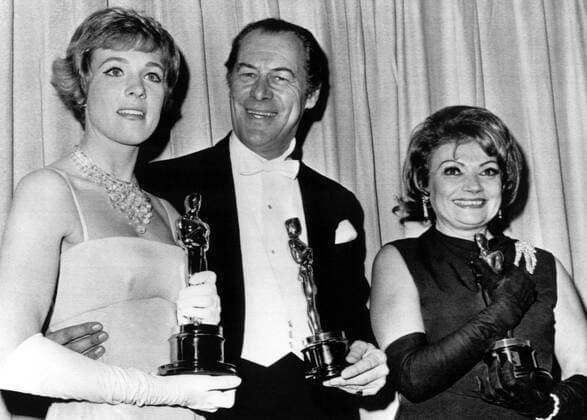 OSCARS: Beste Nebendarstellerin, PreistrÃ¤gerinnen 1961-1970 1964: Best Actress JULIE ANDREWS Mary Poppins , Best Actor REX HARRISON My Fair Lady and Best Supporting Actress LILA KEDROVA Zorba the Greek hold their trophies, 4 5 65 Courtesy Everett Collection !ACHTUNG AUFNAHMEDATUM GESCHÃ„TZT! PUBLICATIONXNOTxINxCANxCHNxFRAxITAxJPNxNORxPOLxRUSxESPxUKxUSA Copyright: xCourtesyxEverettxCollectionx SBDOSPI EC105