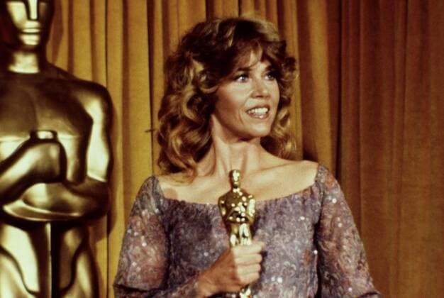 1978: JANE FONDA holds her Best Actress Oscar for COMING HOME, 1979 Courtesy Everett Collection !ACHTUNG AUFNAHMEDATUM GESCHÃ„TZT! PUBLICATIONXNOTxINxCANxCHNxFRAxITAxJPNxNORxPOLxRUSxESPxUKxUSA Copyright: xCourtesyxEverettxCollectionx SSDOSPI EC007