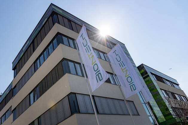 Mainz, An der Goldgrube , 26.03.2020, Der Schwerpunkt der Unternehmenstätigkeit liegt auf der Entwicklung und Herstellung von Technologien und Medikamenten für individualisierte Krebsimmuntherapien. BioNTech SE legt im weltweiten Kampf gegen das Coronavirus nach und vermeldet rapide Fortschritte bei der Entwicklung eines Impfstoffes. Mainz An der Goldgrube Rheinland-Pfalz Deutschland