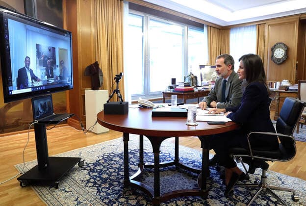 News Themen der Woche KW13 News Bilder des Tages 26-03-2020 Queen Letizia and King Felipe during a videoconference at Zarzuela Palace in Madrid, Spain.  Copyright: xPPEx