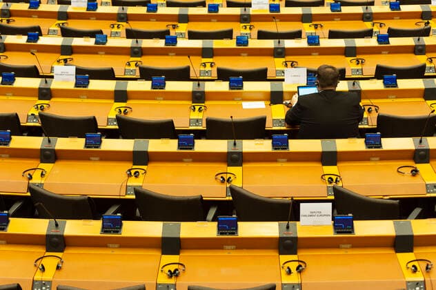 The European Parliament is meeting today in Brussels to legislate on the various European measures to be taken in the fight against the Coronavirus. This parliamentary session took on a particular color, knowing that the vast majority of parliamentarians were not present in the hemicycle since often in confinement in their own country and therefore followed the debates by videoconference.  NicolasxLandemardx xLexPictorium LePictorium_0226506