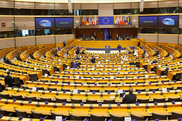 The European Parliament is meeting today in Brussels to legislate on the various European measures to be taken in the fight against the Coronavirus. This parliamentary session took on a particular color, knowing that the vast majority of parliamentarians were not present in the hemicycle since often in confinement in their own country and therefore followed the debates by videoconference.  NicolasxLandemardx xLexPictorium LePictorium_0226526