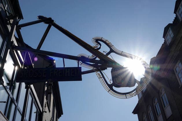 Kontaktverbot - Impressionen vom Hamburger Kiez 26.03.2020, DEU, Deutschland, Hamburg: Blick in die Große Freiheit auf St. Pauli, wo die Eventlocation Große Freiheit 36 zu sehen ist. Auf dem Hamburger Kiez auf St. Pauli sind wegen der Coronakrise sämtliche Kneipen, Restaurants, Bordelle und Veranstaltungsstätten geschlossen. Hamburg Hamburg Deutschland