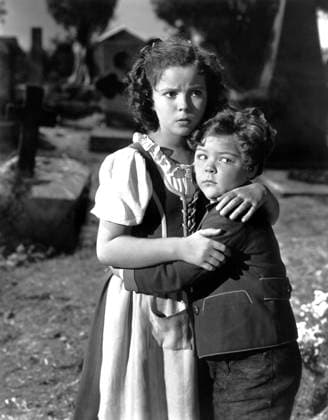 THE BLUE BIRD, Shirley Temple, Johnny Russell, 1940, TM & Copyright (c) 20th Century Fox Film Corp. All rights reserved. 20thCentFox Courtesy Everett Collection !ACHTUNG AUFNAHMEDATUM GESCHÃ„TZT! PUBLICATIONXNOTxINxCANxCHNxFRAxITAxJPNxNORxPOLxRUSxESPxUKxUSA Copyright: x20thCentFox CourtesyxEverettxCollectionx MBDBLBI FE001