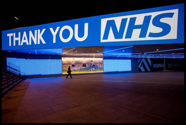 . 26 03 2020. London, United Kingdom. National Applause For NHS. Illuminated signs at Wembley Oark station reads Thank You NHS during the ÔClap For CarersÕ to thank NHS and social care workers who are on the frontline of the coronavirus battle.  xMartynxWheatleyx xi-Imagesx IIM-20958-0020