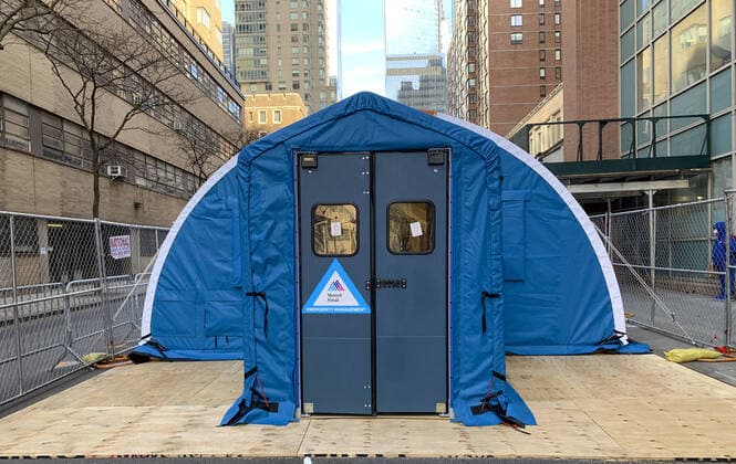 March 26, 2020, International, New York ,USA: (INT) COVID-19 caused the death of a nurse at Mount Sinai West Hospital.March 26,2020,New York,USA:The nursing manager at Mount Sinai West Hospital on 10th Avenue in New York, Kious Jordan Kelly, was hospitalized on March 17 and died on Tuesday (24). He was in his 40s and treated Coronavirus patients at the hospital. And since the 24th after his death, visitors areno¢âö¬â¢t allowed anymore into the hospital and only staff and patients with serious problems are allowed. In addition, emergency care is being set up outside the hospital to treat coronavirus patients...Credit: Thenews2 International - ZUMAn293 20200326_znp_n293_043 Copyright: xNiyixFotex