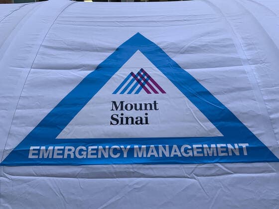 March 26, 2020, International, New York ,USA: (INT) COVID-19 caused the death of a nurse at Mount Sinai West Hospital.March 26,2020,New York,USA:The nursing manager at Mount Sinai West Hospital on 10th Avenue in New York, Kious Jordan Kelly, was hospitalized on March 17 and died on Tuesday (24). He was in his 40s and treated Coronavirus patients at the hospital. And since the 24th after his death, visitors areno¢âö¬â¢t allowed anymore into the hospital and only staff and patients with serious problems are allowed. In addition, emergency care is being set up outside the hospital to treat coronavirus patients...Credit: Thenews2 International - ZUMAn293 20200326_znp_n293_048 Copyright: xNiyixFotex