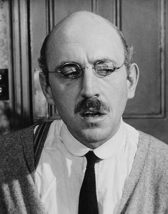 DOCTOR AT LARGE, Lionel Jeffries, 1957 !ACHTUNG AUFNAHMEDATUM GESCHÃ„TZT! PUBLICATIONXNOTxINxCANxCHNxFRAxITAxJPNxNORxPOLxRUSxESPxUKxUSA Copyright: xCourtesyxEverettxCollectionx MBDDOAT EC027