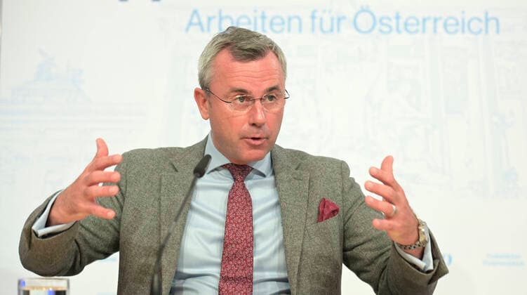 Wien 26.03.2020, Wien, AUT, Akutelle Entwicklungen zur Coronaerkrankung in Oesterreich, Pressekonferenz FPOe, im Bild FPOe-Parteichef Norbert Hofer FPOe-Parteichef Norbert Hofer during a press conference of FPOe about the Coronavirus Pandemie at the Wien, Austria on 2020 03 26.