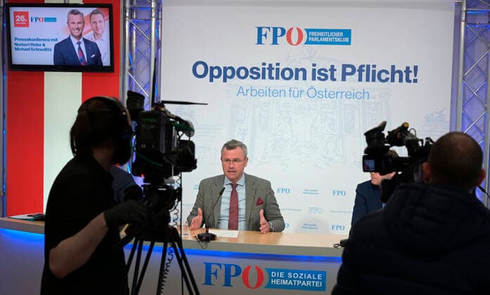 Wien 26.03.2020, Wien, AUT, Akutelle Entwicklungen zur Coronaerkrankung in Oesterreich, Pressekonferenz FPOe, im Bild FPOe-Parteichef Norbert Hofer FPOe-Parteichef Norbert Hofer during a press conference of FPOe about the Coronavirus Pandemie at the Wien, Austria on 2020 03 26.