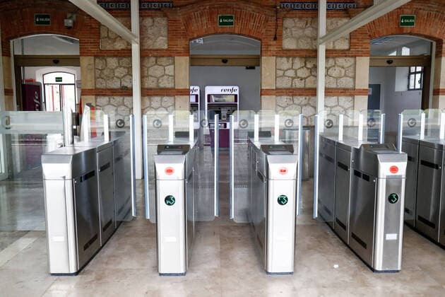 March 27, 2020, Valdemoro, MADRID, SPAIN: Illustration, A general view of the Renfe train station in Valdemoro during the second week after the Government declared the state of alarm in Spain and recommended people to stay at home to fight coronavirus COVID-19 on March 27, 2020 in Valdemoro, Madrid, Spain Valdemoro SPAIN - ZUMAa181 20200327_zaa_a181_023 Copyright: xOscarxJ.xBarrosox