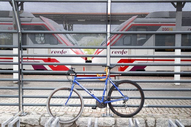 March 27, 2020, Valdemoro, MADRID, SPAIN: Illustration, A general view of the Renfe train station in Valdemoro during the second week after the Government declared the state of alarm in Spain and recommended people to stay at home to fight coronavirus COVID-19 on March 27, 2020 in Valdemoro, Madrid, Spain Valdemoro SPAIN - ZUMAa181 20200327_zaa_a181_034 Copyright: xOscarxJ.xBarrosox