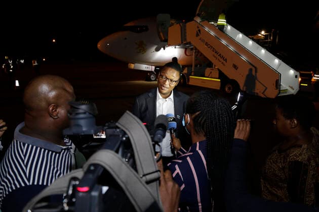 (200327) -- GABORONE, March 27, 2020 (Xinhua) -- Malaki Tshipayagae, the director in charge of coronavirus within Botswana s ministry of health and wellness, briefs the media at Sir Seretse Khama International Airport in Gaborone, Botswana, March 27, 2020. The Jack Ma Foundation and Alibaba Foundation donated a consignment of laboratory diagnostic test kits to Botswana to help fight the COVID-19 pandemic. (Photo by Tshekiso Tebalo Xinhua) BOTSWANA-GABORONE-COVID-19-CHINA-DONATION 