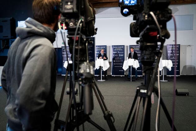Sundhedsstyrelsens direktoer, Soeren Brostroem, afholder pressebrief sammen med direktoer for WHO Europa, Hans Kluge og giver status paa den danske haandtering af coronavirus covid19 i Eigtveds Pakhus fredag den 27. marts 2020. , Copenhagen Denmark Copyright: RitzauxScanpix IdaxGuldbaekxArentsenx cop110 spdk20200327-150457-L