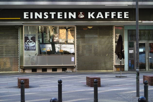 27.03.2020,Berlin,Deutschland,GER,die Stadt in Zeiten der Corona Pandemie, eine geschlossene Einstein Filliale in Charlottenburg.