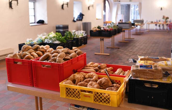 Rottenburg 27.03.2020 Start des Not-Betrieb der Rottenburger Tafel in der Zehntscheuer, Backwaren