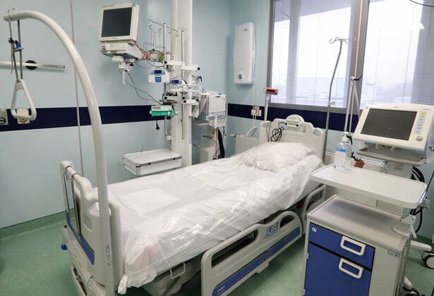 MOSCOW, RUSSIA - MARCH 27, 2020: An intensive care unit at Moscow s Filatov City Clinical Hospital No 15 starting to admit patients suspected of the COVID-19 infection. Stanislav Krasilnikov TASS  TS0D39D1