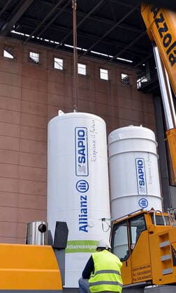 Milan, Coronavirus problem, Fiera Portello, installation of oxygen silos for the hospital outside the Fiera (Maurizio Maule Fotogramma, Milan - 2020-03-27) p.s. la foto e utilizzabile nel rispetto del contesto in cui e stata scattata, e senza intento diffamatorio del decoro delle persone rappresentate  Copyright: xMaurizioxMaulex xFOTOGRAMMAx