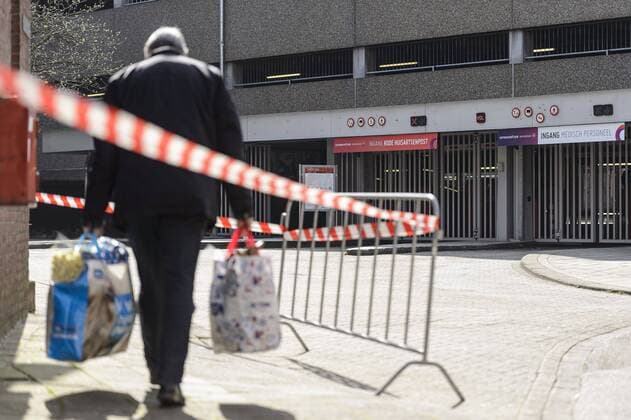 2020-03-27 13:54:57 Nederland, Roermond, 27 maart 2020 - Foto: Q-Park parkeergarage is bestemd voor medisch personeel. In de strijd tegen corona is er ook in Roermond een zorghotel geopend bij het Van der Valk concern. ANP-Hollandse Hoogte John Peters  Copyright: xx x409073173x