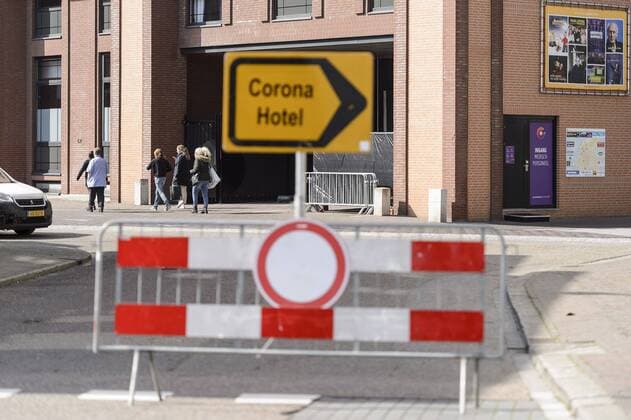 2020-03-27 13:57:11 Nederland, Roermond, 27 maart 2020 - In de strijd tegen corona is er ook in Roermond een zorghotel geopend bij het Van der Valk concern. ANP-Hollandse Hoogte John Peters  Copyright: xx x409073236x