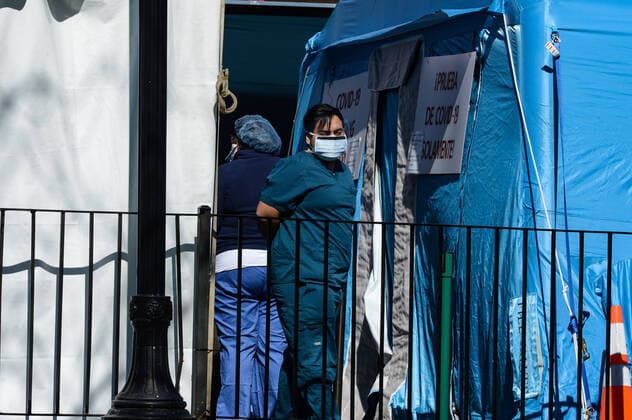 March 27, 2020, New York Queens, USA: Scared nurse in line to take the Coronavirus test. At least 13 patients died from coronavirus over 24 hours at a New York Elmhurst Hospital . . 03 27 20. New York Queens. . New York Queens. USA - ZUMAs252 20200327_znp_s252_005 Copyright: xMarcusxSantosx