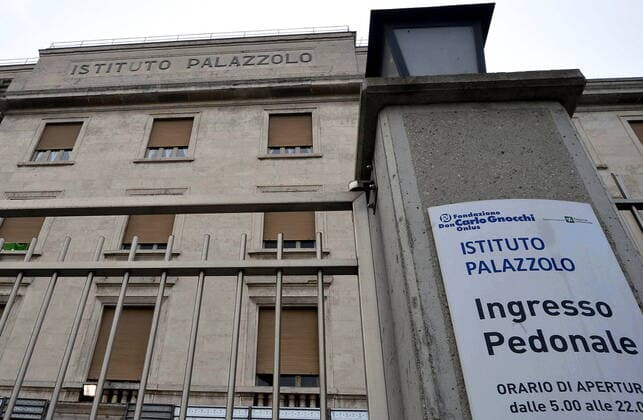 Milan, Palazzoli Don Gnocchi Institute, suspect of numerous cases of patients and nurses infected with coronavirus (Maurizio Maule Fotogramma, Milan - 2020-03-27) p.s. la foto e utilizzabile nel rispetto del contesto in cui e stata scattata, e senza intento diffamatorio del decoro delle persone rappresentate  Copyright: xMaurizioxMaulex xFOTOGRAMMAx