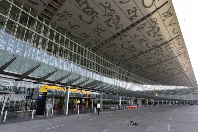 KOLKATA, INDIA - MARCH 27: A deserted view of the Netaji Subhas Chandra Bose International Airport at Dum Dum, on day 3 of the three week nationwide lockdown to check the spread of Coronavirus COVID-19 , on March 27, 2020 in Kolkata, India. (Photo by Samir Jana Hindustan Times) India Goes Into 21 Day Lockdown Due To Coronavirus COVID-19