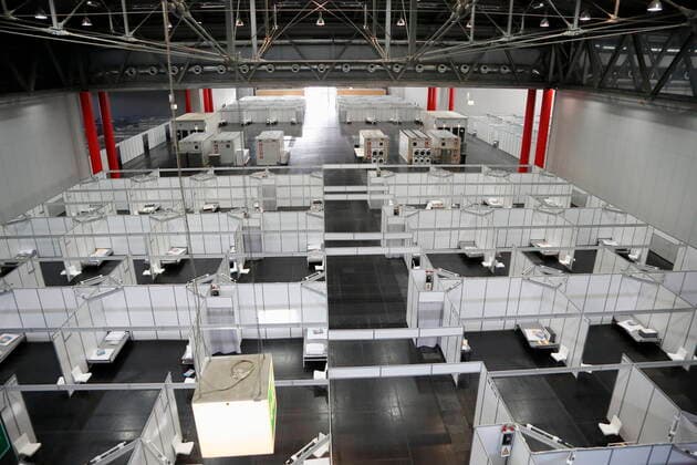 Coronavirus Sars-CoV-2 COVID-19 Krise:: Groß Lazarett in der Messe Wien Wien, 27.03.2020 Betreuungseinrichtung mit 880 Betten auf etwa 15.000 Quadratmeter in der Halle A Corona Corona-Virus CoV 2 Covid 19 Sars Virus Virusinfektion Österreich Wien Pandemie Krise Lazarett Betten, Kojen Wien Austria