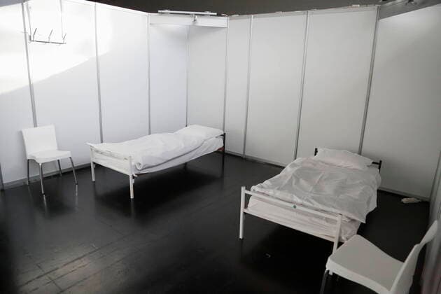 Coronavirus Sars-CoV-2 COVID-19 Krise:: Groß Lazarett in der Messe Wien Wien, 27.03.2020 Betreuungseinrichtung mit 880 Betten auf etwa 15.000 Quadratmeter in der Halle A Corona Corona-Virus CoV 2 Covid 19 Sars Virus Virusinfektion Österreich Wien Pandemie Krise Lazarett Betten, Kojen Wien Austria