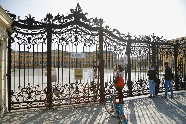 Coronavirus Sars-CoV-2 COVID-19:: Situation in Wien Wien, 27.03.2020 Gesperrtes Schloß Schönbrunn, Fremdenverkehr, Tourismus, Einbussen, Wirtschaft Wien Austria