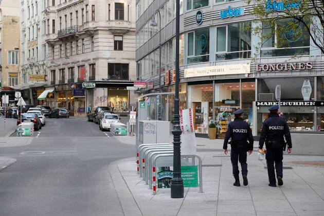 Coronavirus Sars-CoV-2 COVID-19:: Situation in Wien Wien, 27.03.2020 Polizei Polizisten auf Patrolie Wien Austria
