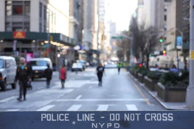 March 27, 2020, New York, NEW YORK, UNITED OF STATES: View of Park Av where New York City blocks some city streets so that the public can walk 2 meters apart during the COVID-19 coronavirus pandemic in New York, United States. New York UNITED OF STATES - ZUMAv122 20200327_zap_v122_031 Copyright: xWilliamxVolcovx