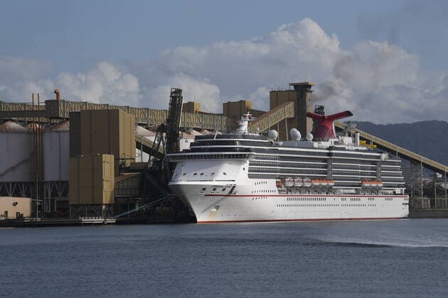 AUSTRALIA CORONAVIRUS COVID-19, The cruise ship Carnival Spirit docks at Port Kembla in Wollongong, Saturday, March 28, 2020. The Federal Government yesterday announced that any international travellers arriving in Australia will be quarantined in a hotel for 14 days before being allowed to return home. ( NO ARCHIVING, EDITORIAL USE ONLY, NO USE IN BOOKS WITHOUT CONSENT SYDNEY NSW AUSTRALIA  Copyright: xDEANxLEWINSx 20200328001460527650